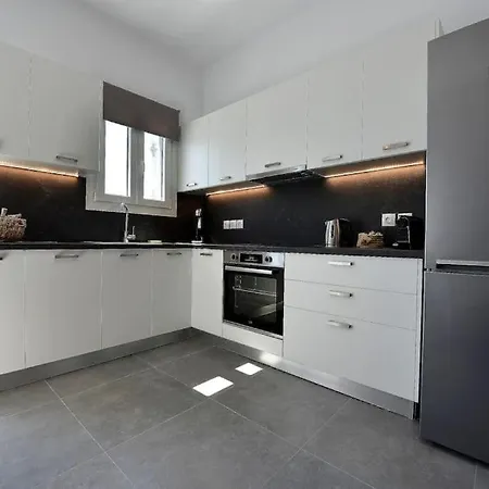 Kryni Deluxe Villa *