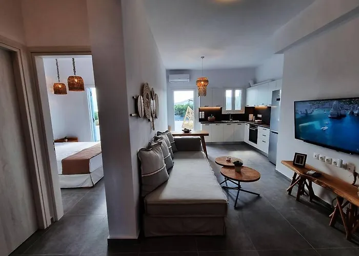 Kryni Deluxe Villa Adamantas