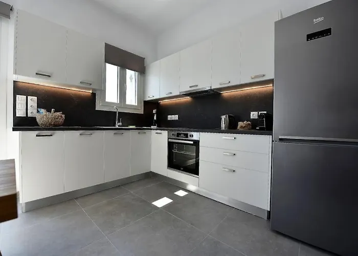 Kryni Deluxe Villa *