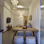 Kryni Deluxe Villa *
