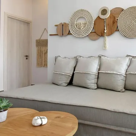 Kryni Deluxe * Adamantas (Milos)