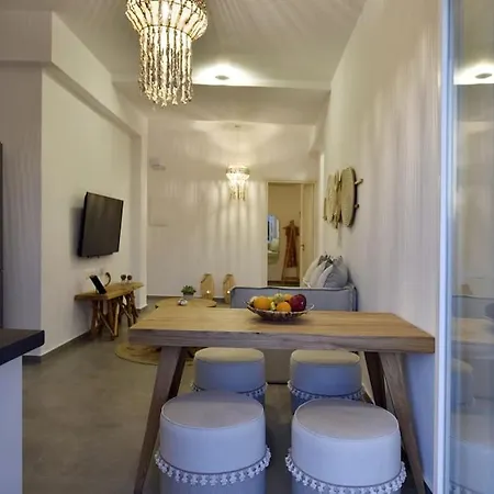 Kryni Deluxe Villa *
