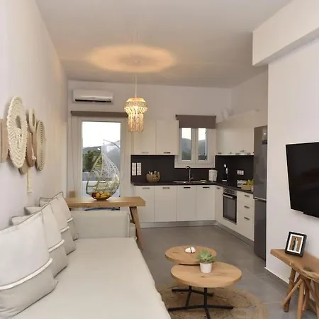 Kryni Deluxe * Adamantas (Milos)