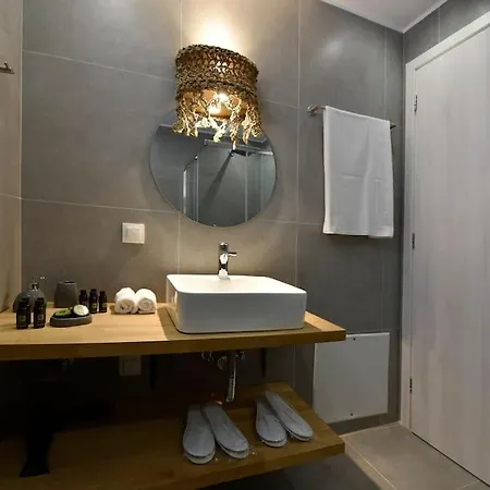 Kryni Deluxe * Adamantas (Milos)