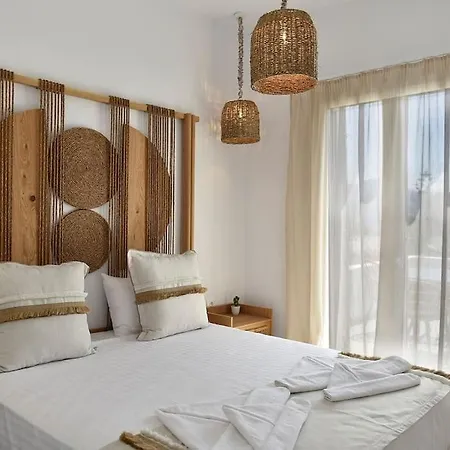 Kryni Deluxe * Adamantas (Milos)