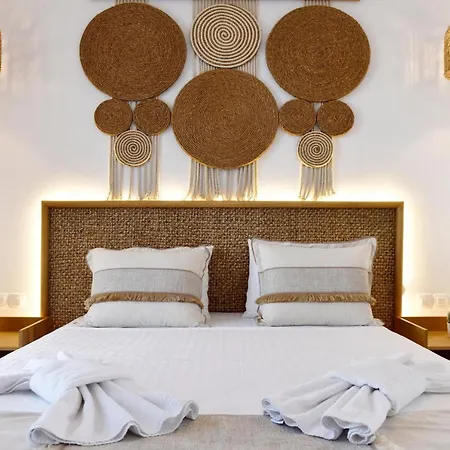 Kryni Deluxe Adamantas (Milos)