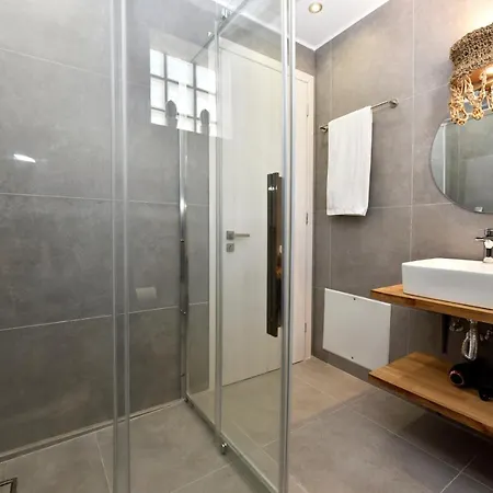 Kryni Deluxe Willa Adamantas (Milos)