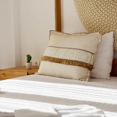 Kryni Deluxe * Adamantas (Milos)